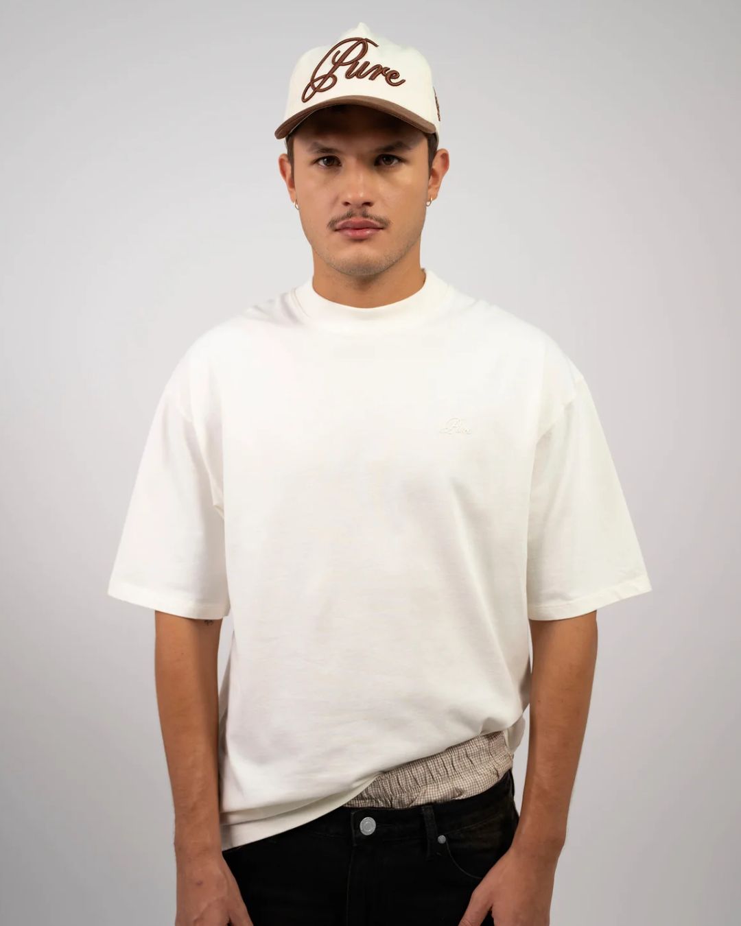 CLASSIC WHITE T-SHIRT