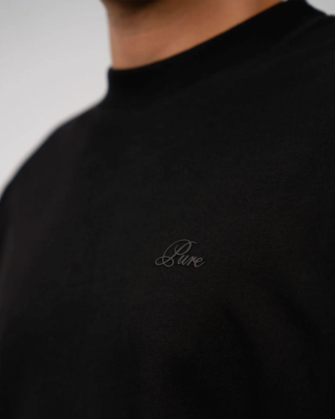CLASSIC BLACK T-SHIRT