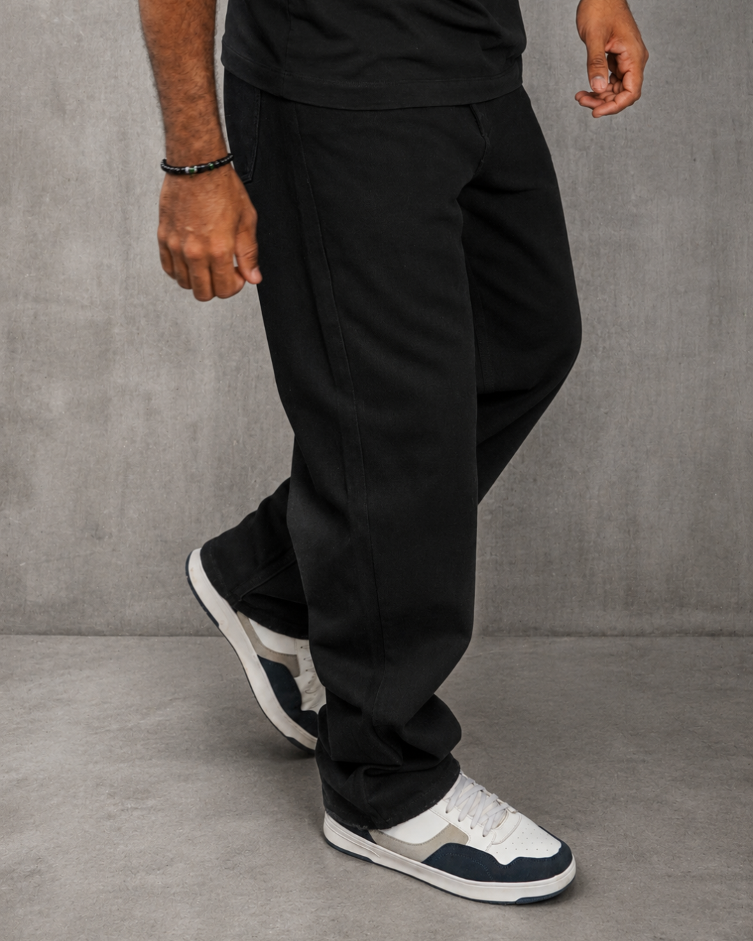 CLASSIC BLACK JEAN