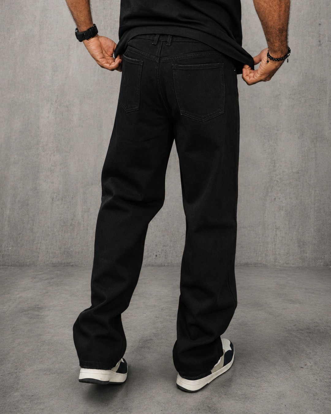 CLASSIC BLACK JEAN