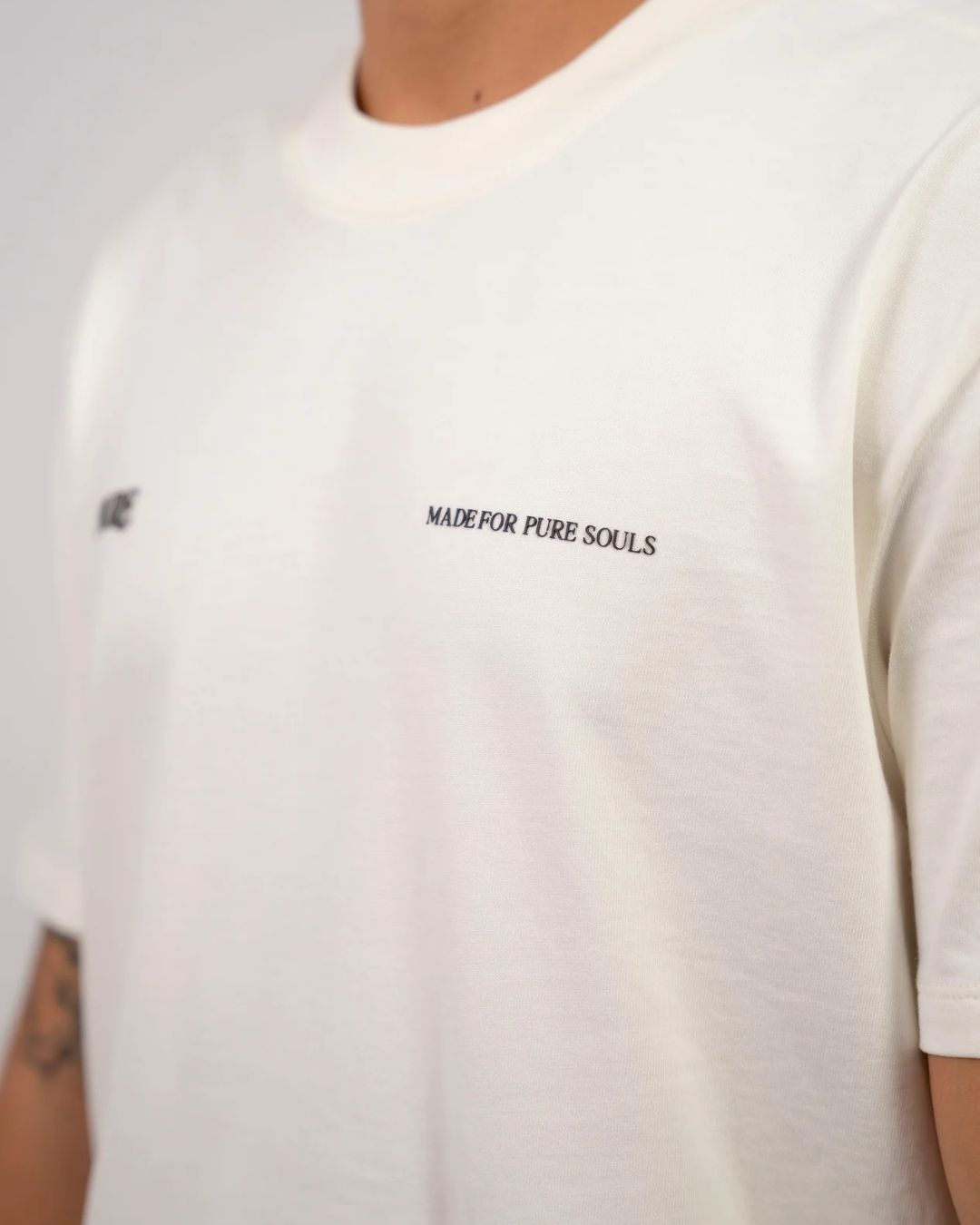 WHITE REGULAR T-SHIRT