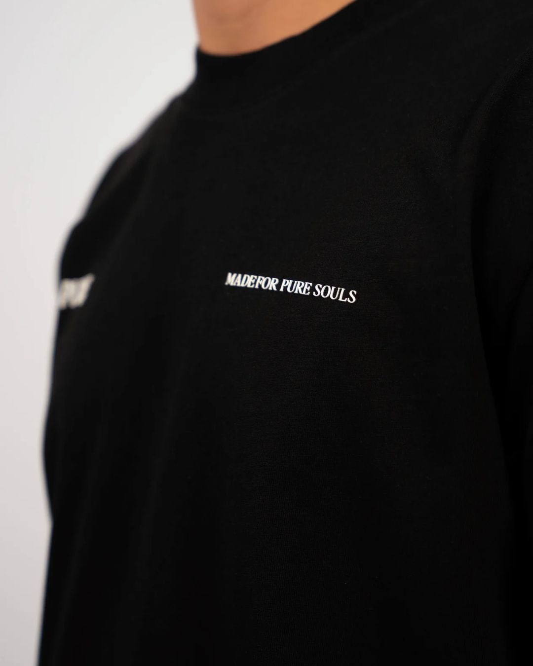 BLACK REGULAR T-SHIRT