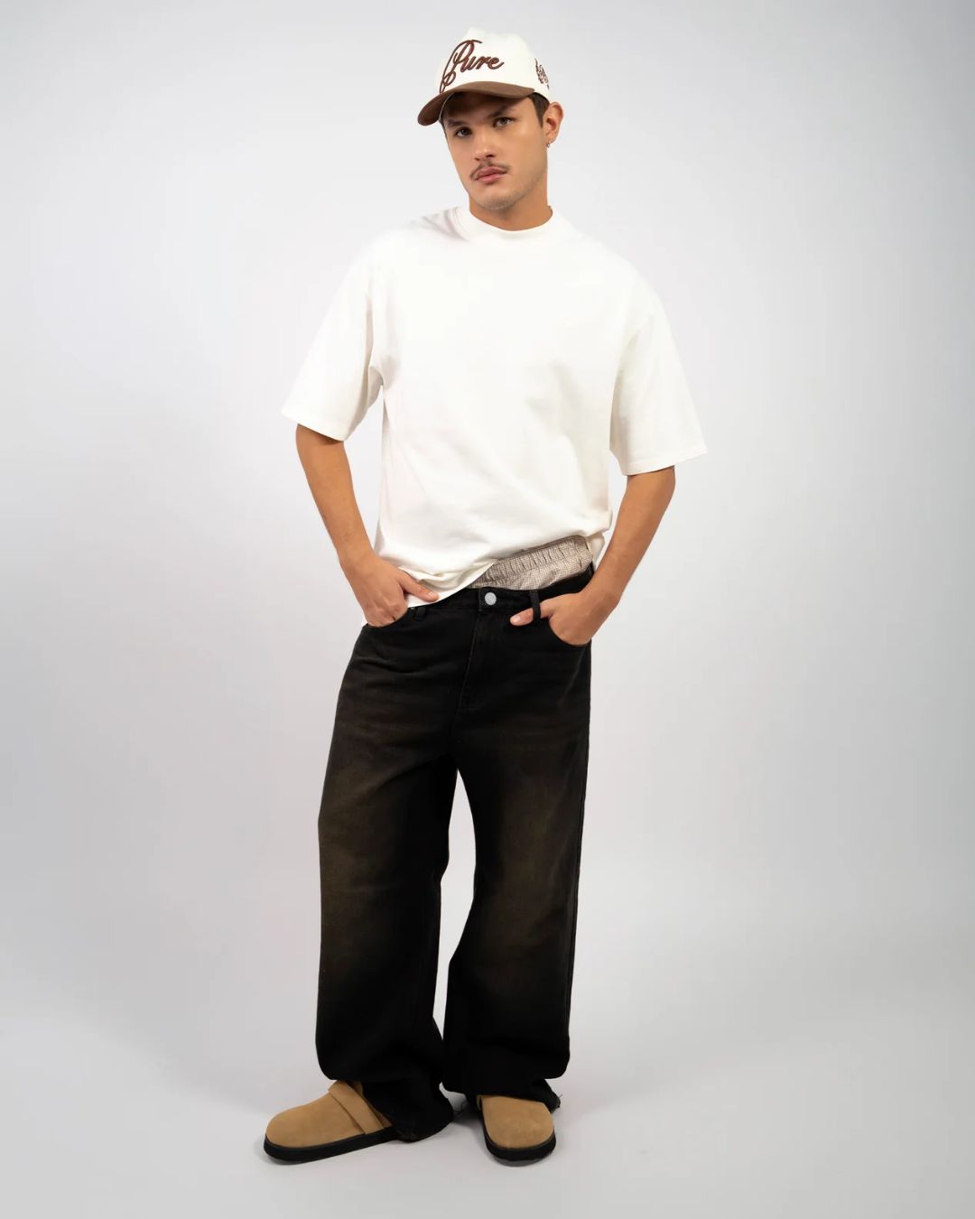 CLASSIC WHITE T-SHIRT