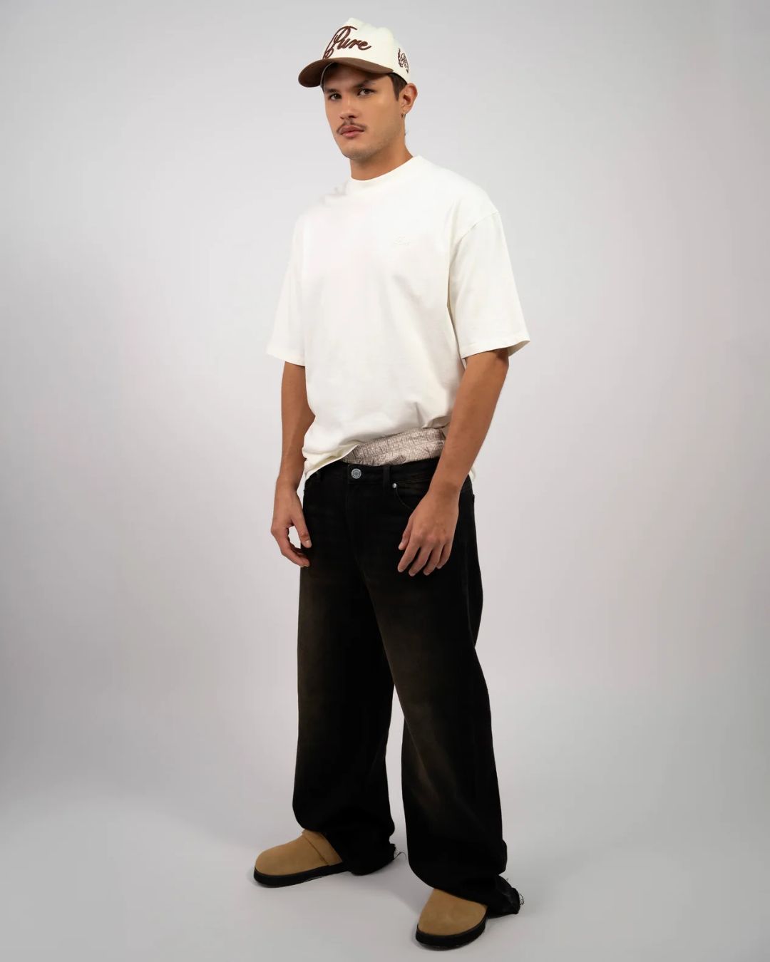 CLASSIC WHITE T-SHIRT