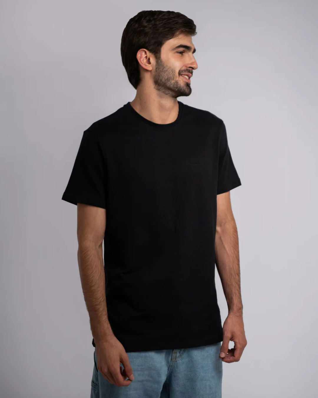 CIAMPINO ESENCIAL NEGRA - REGULAR FIT